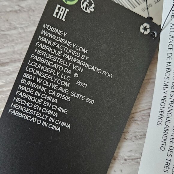 Disney Loungefly Mickey & Friends 4Holiday White Crossbody Bag Passport Purse - Picture 6 of 14